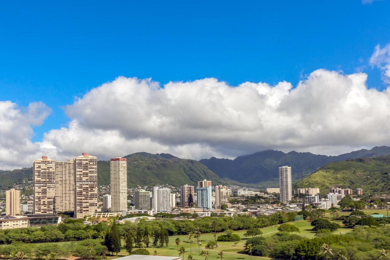 Aloha Vibes Await! Stylish Condo At Aloha Surf - Mountain And City Views Honolulu Esterno foto