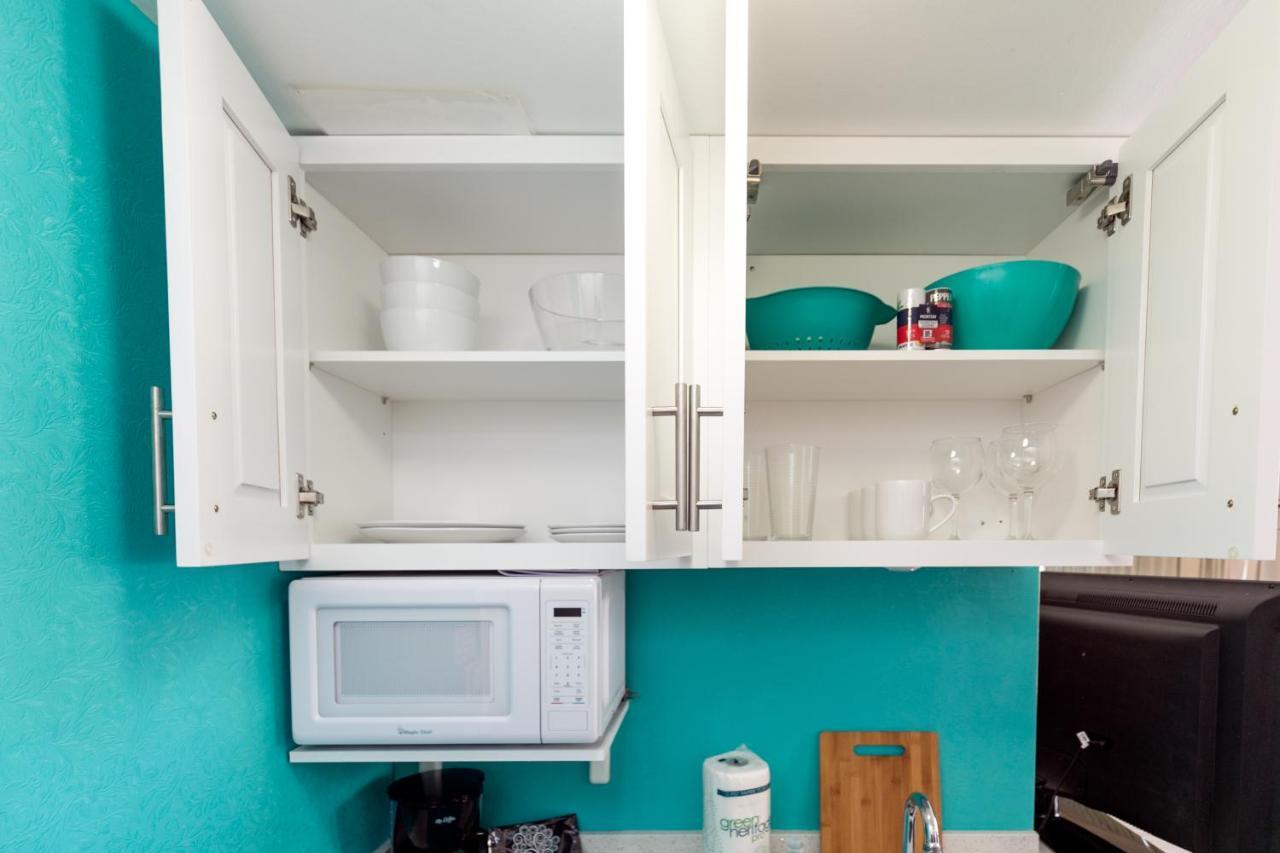 Aloha Vibes Await! Stylish Condo At Aloha Surf - Mountain And City Views Honolulu Esterno foto