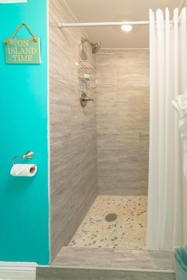 Aloha Vibes Await! Stylish Condo At Aloha Surf - Mountain And City Views Honolulu Esterno foto